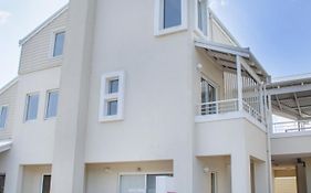 Midd'S On The Beach - Luxury Beach Front Apartment